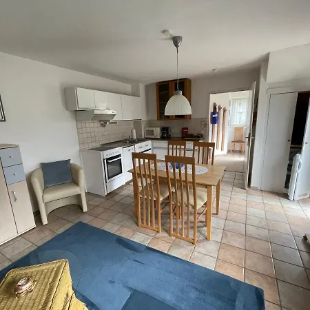 アパート Monika *